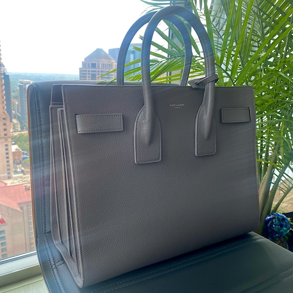 CLASSIC SAC DE JOUR  IN GRAY GRAINED LEATHER final price